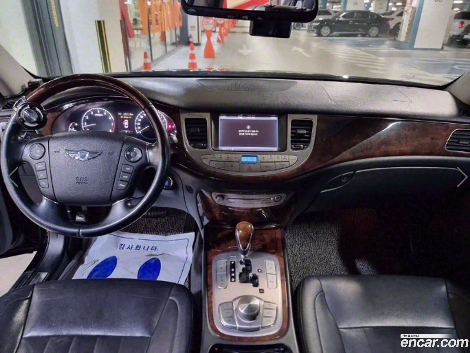 Hyundai Genesis 2011 — 18
