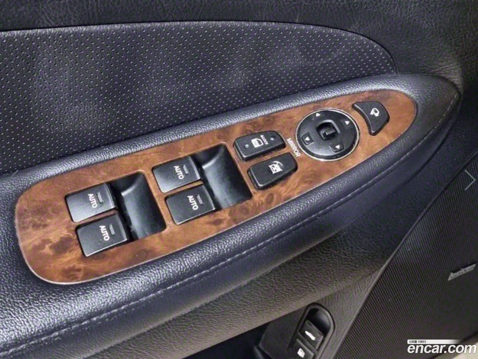 Hyundai Genesis 2011 — 3
