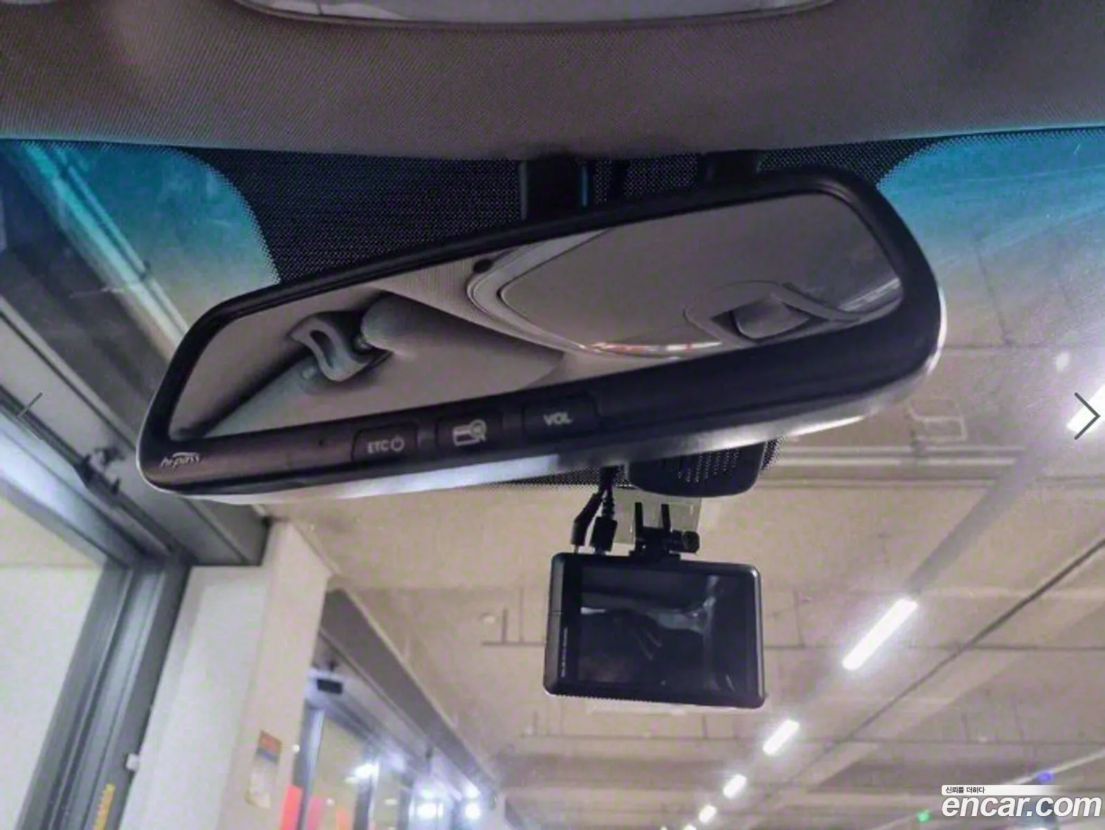Hyundai Genesis 2011 — 10