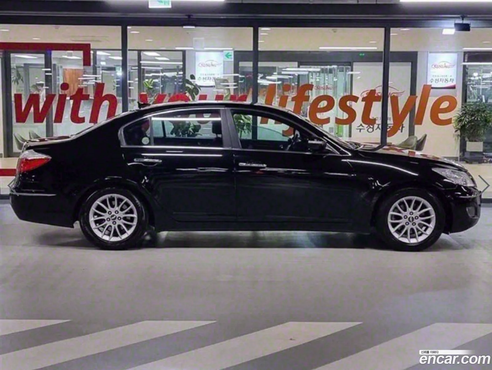 Hyundai Genesis 2011 — 17