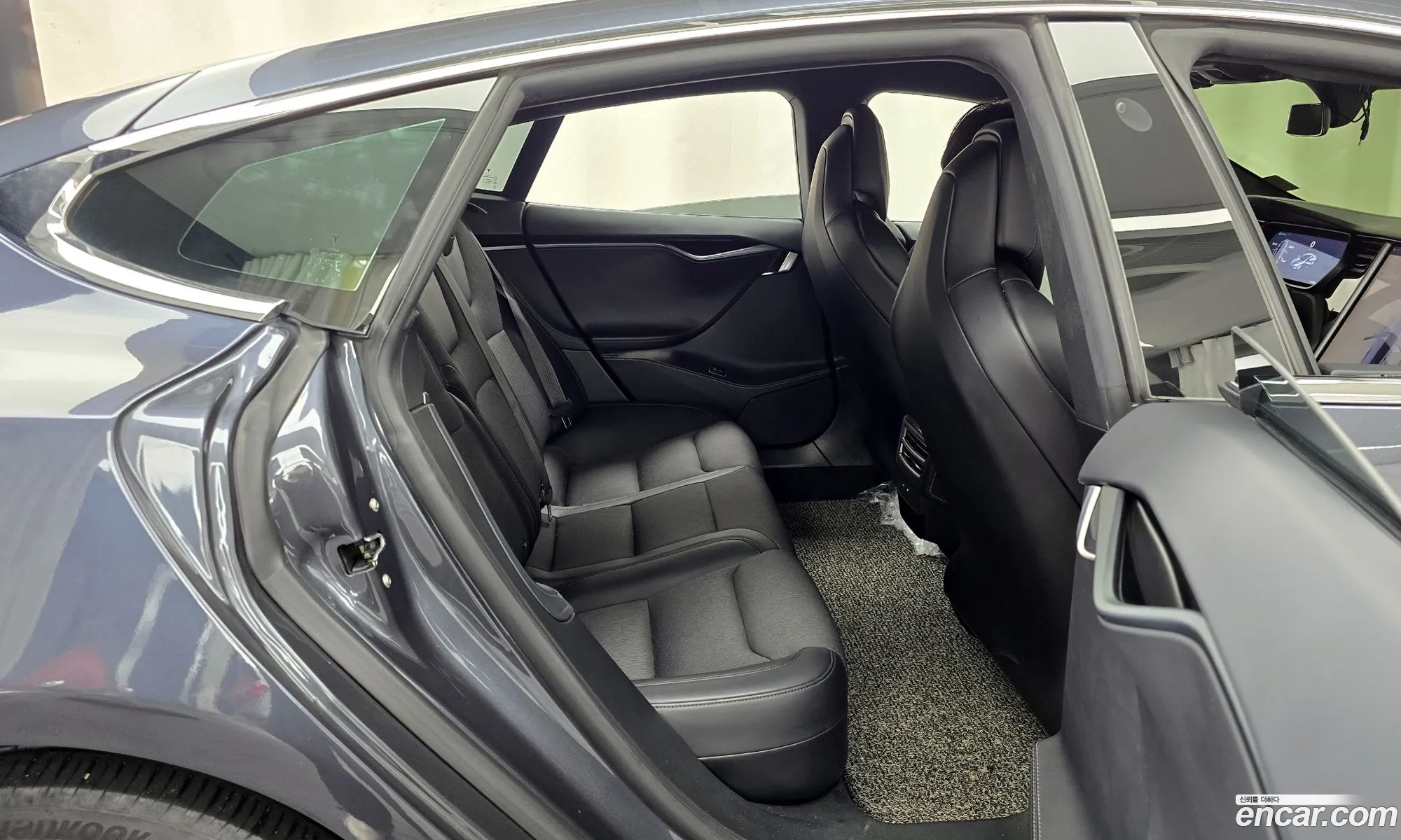 Tesla Model S 2018 5YJSA1E26JF273680 — 11