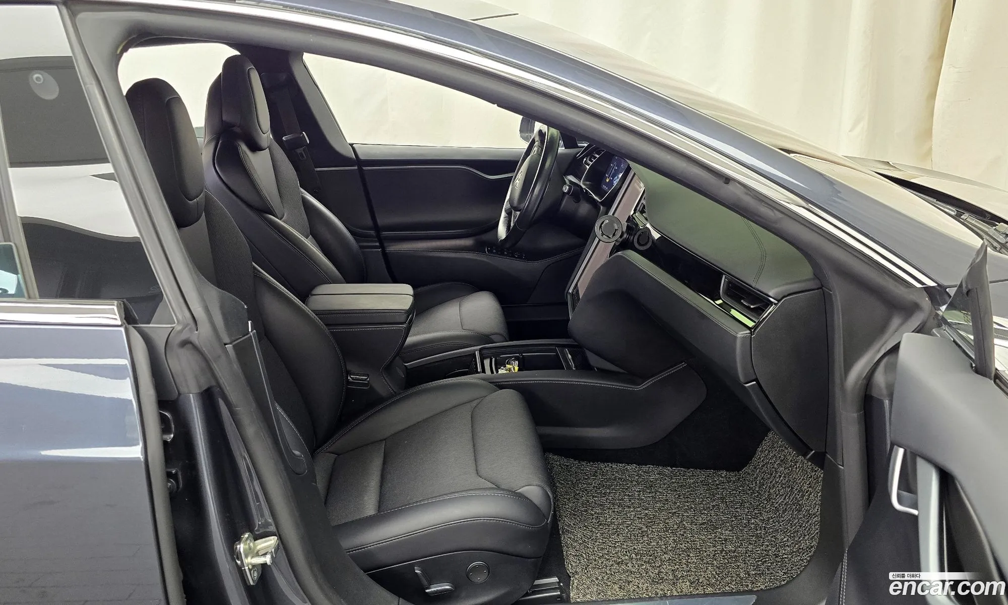 Tesla Model S 2018 5YJSA1E26JF273680 — 3