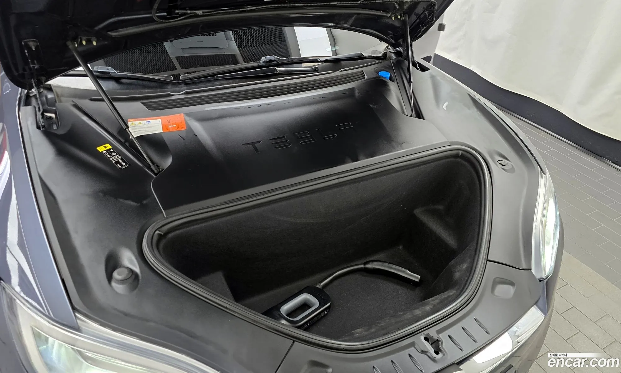 Tesla Model S 2018 5YJSA1E26JF273680 — 19