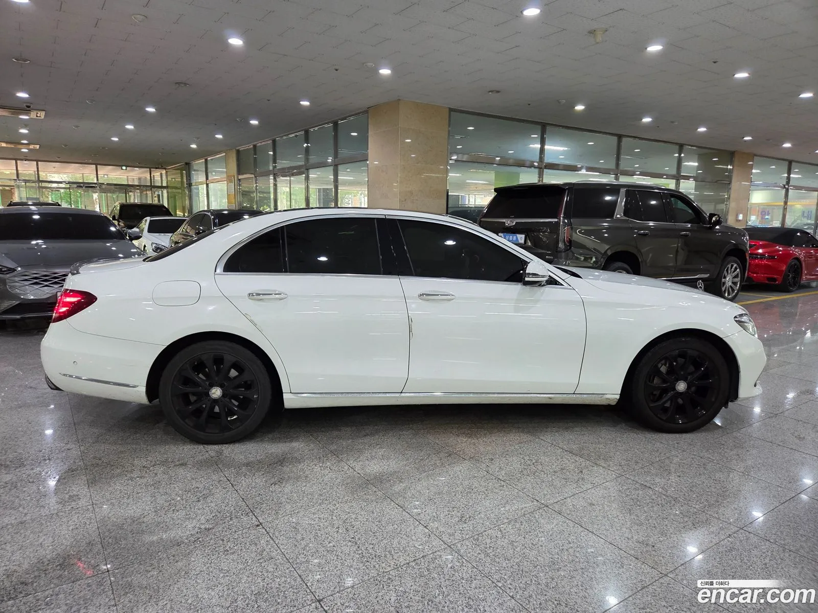 Mercedes-Benz E-Class W213 2016 — 14