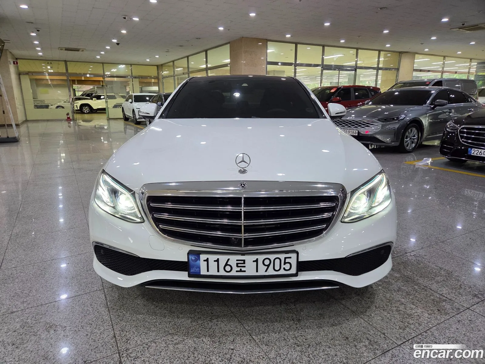 Mercedes-Benz E-Class W213 2016 — 18