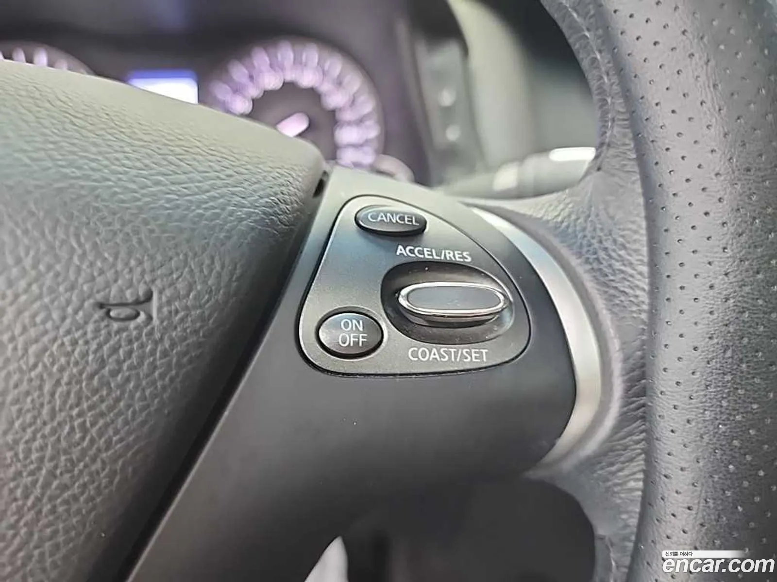 Infiniti M37 2011 — 10