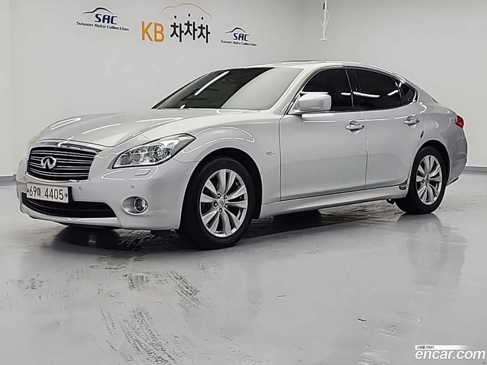 Infiniti M37 2011 — 20
