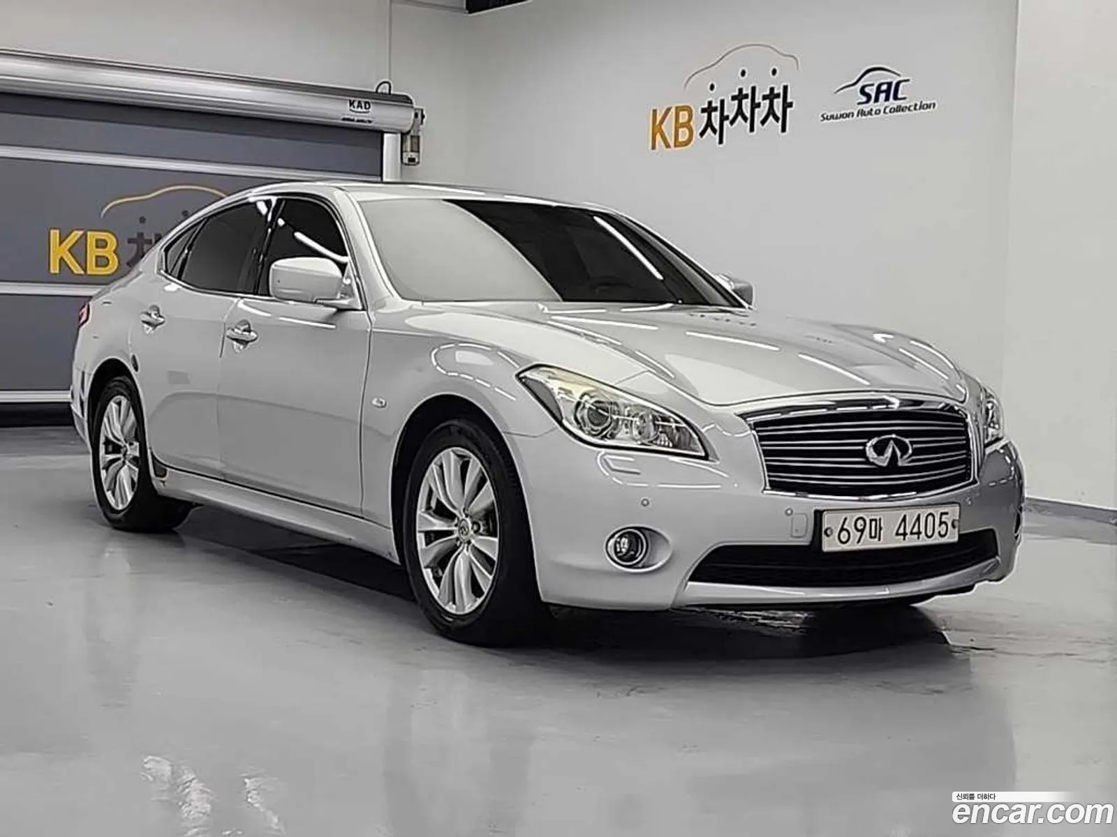 Infiniti M37 2011 — 12