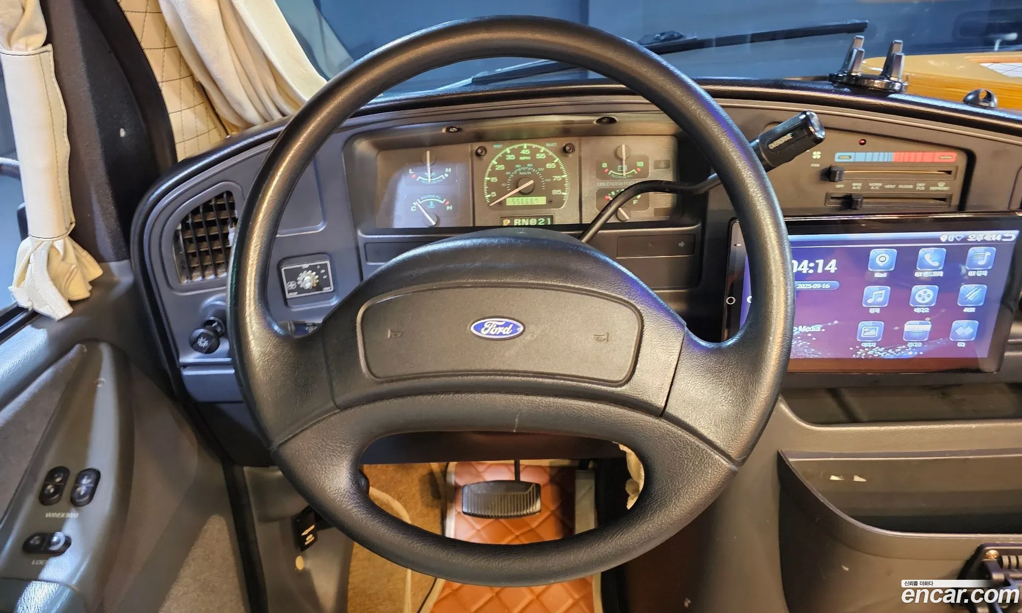 Ford E-Series 1993 KM90H4AKGPKZ00001 — 9