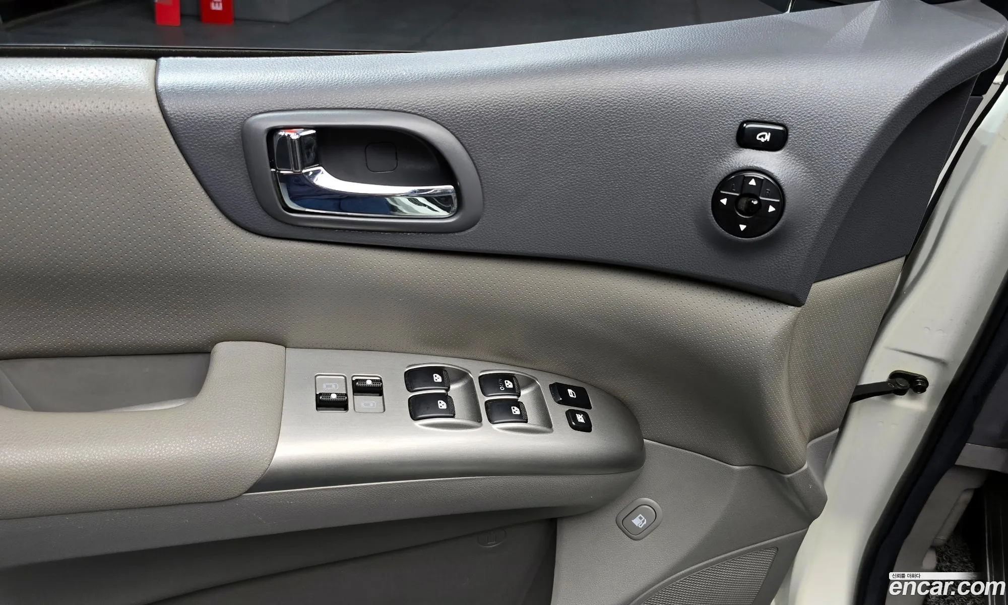 Kia Carnival R 2010 — 3