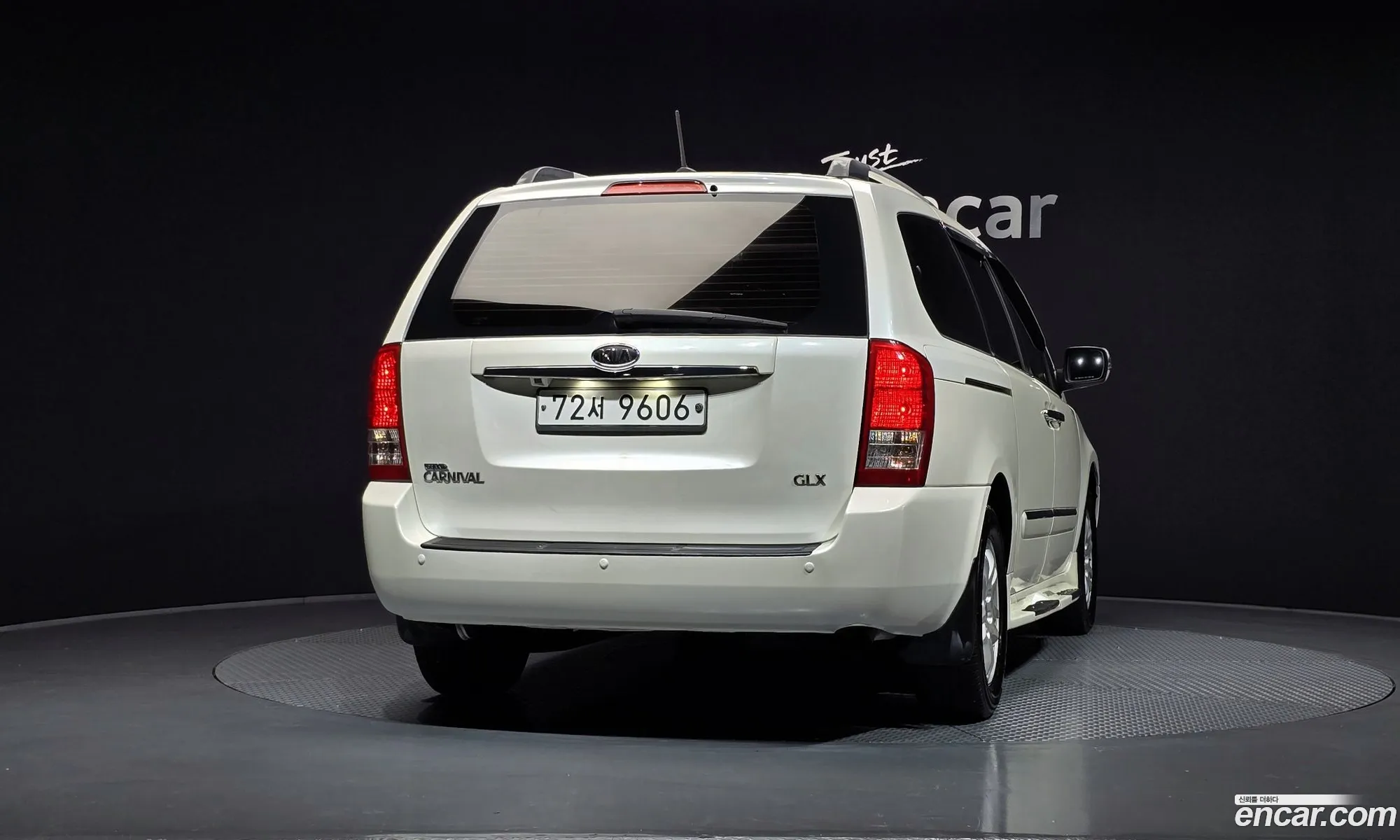 Kia Carnival R 2010 — 9