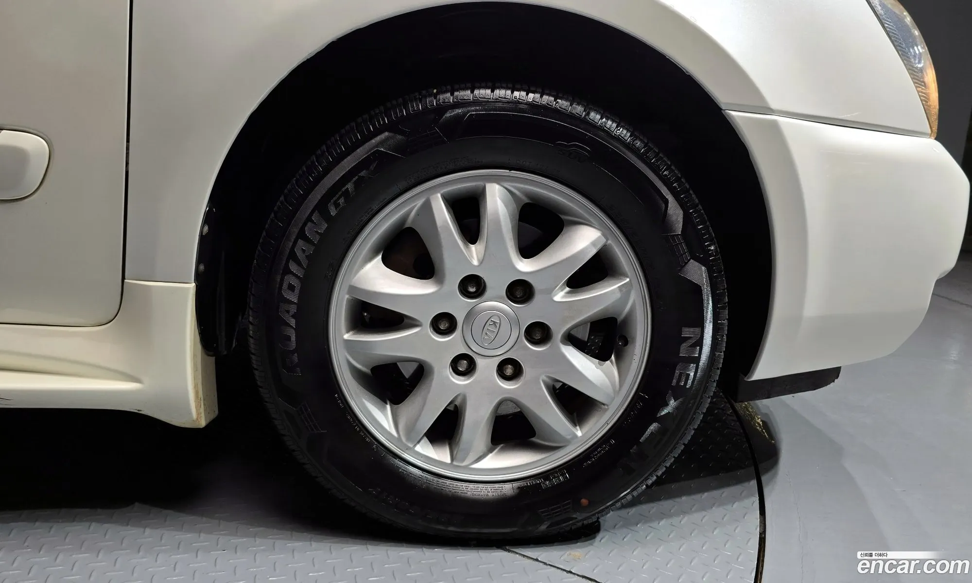Kia Carnival R 2010 — 10