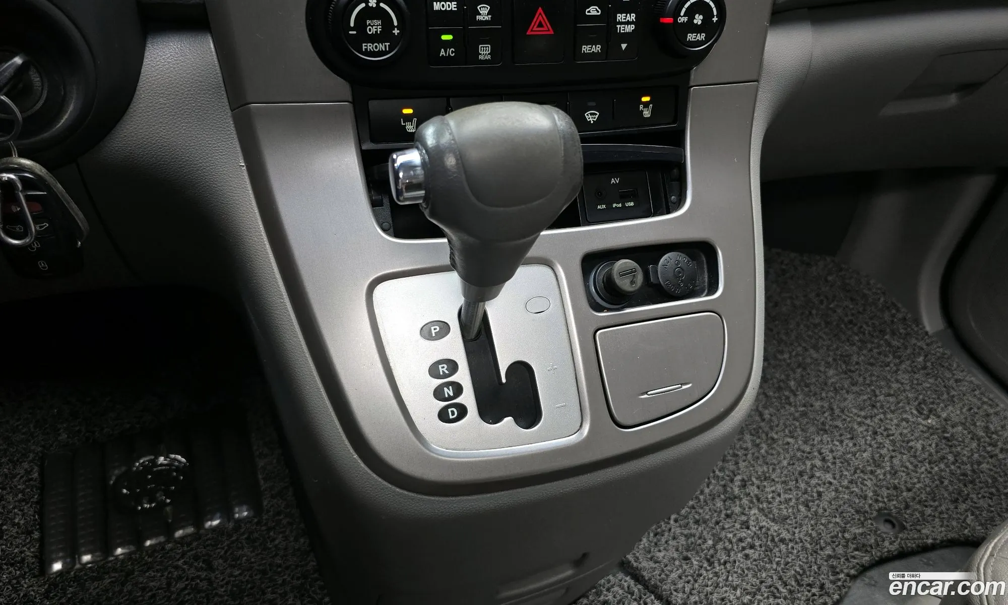 Kia Carnival R 2010 — 12