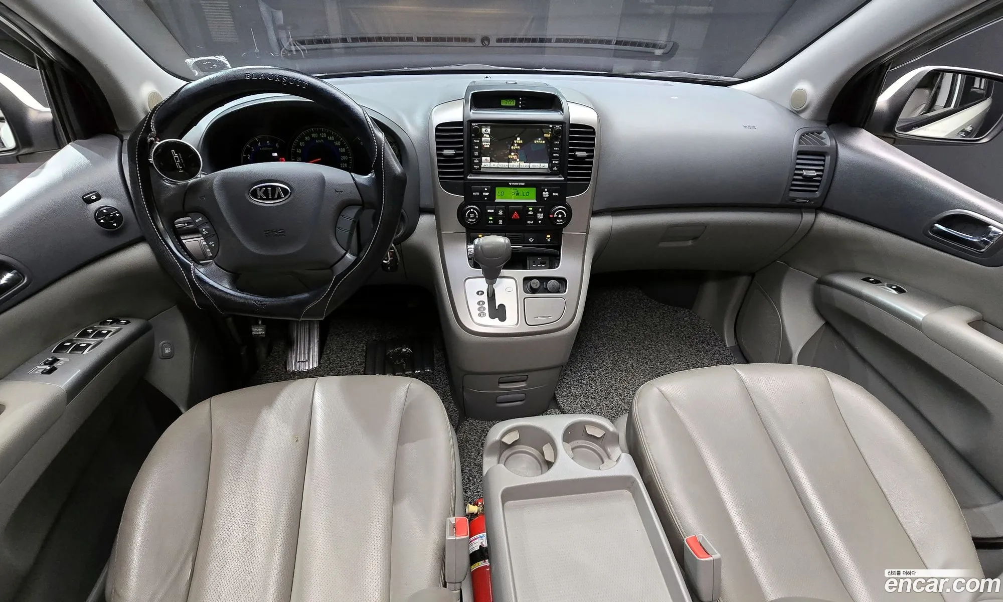 Kia Carnival R 2010 — 19