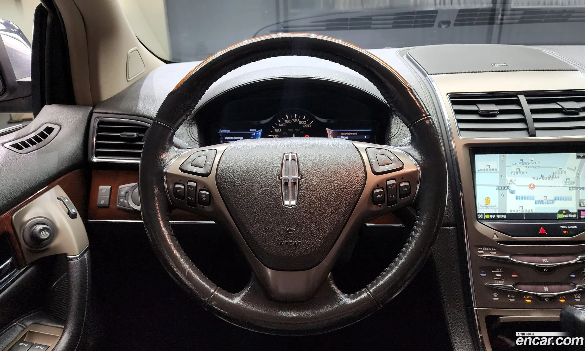 Lincoln MKX 2012 — 13