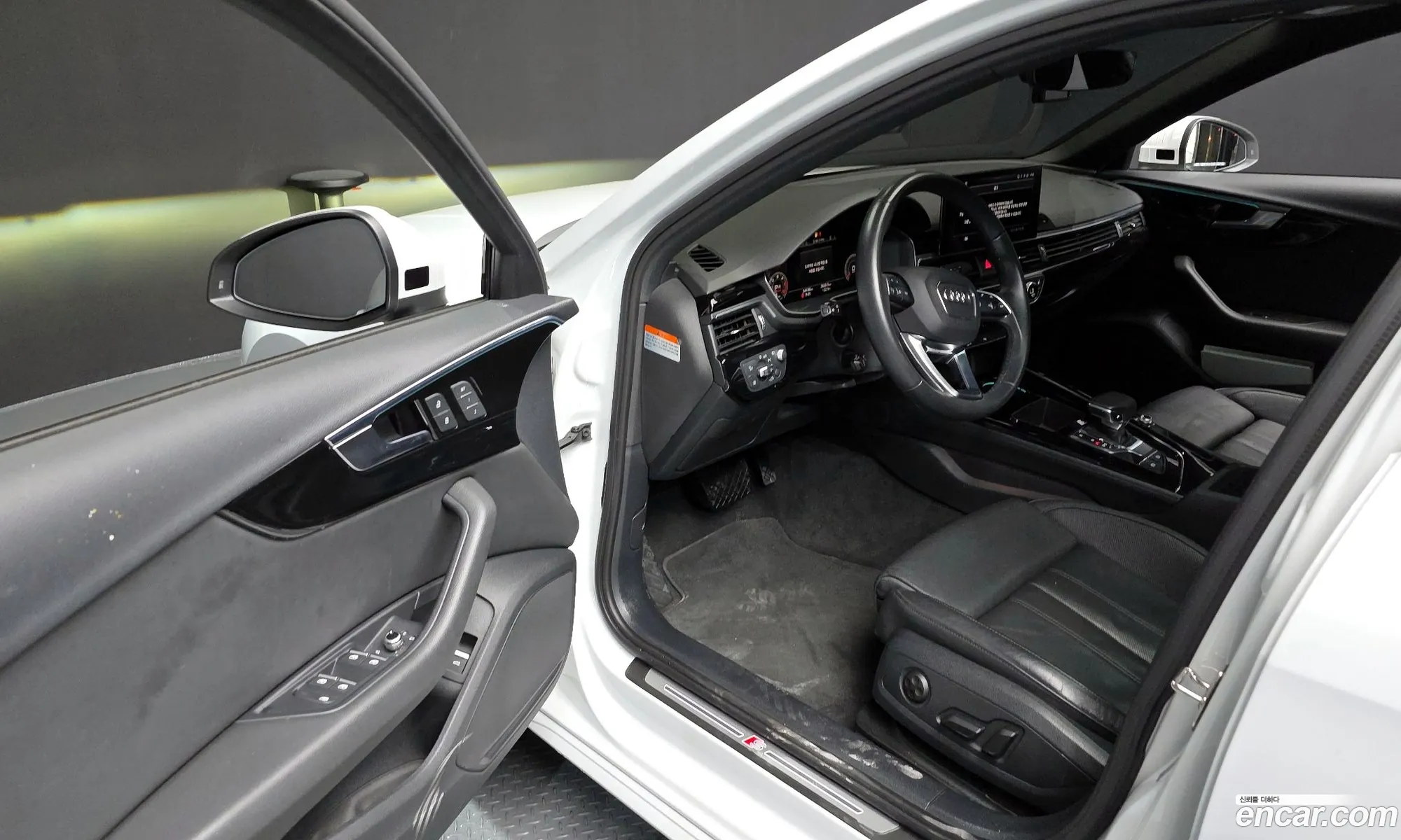 Audi A4 2021 WAUZZZF43MN001077 — 3