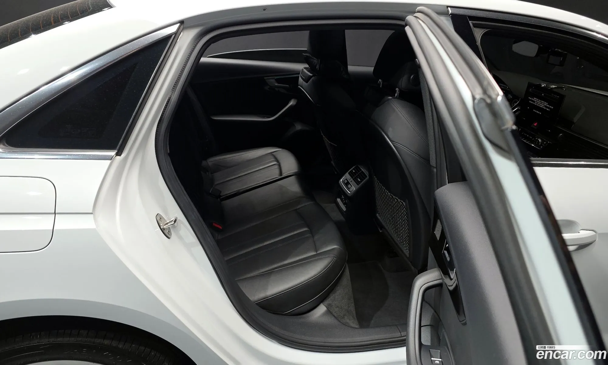 Audi A4 2021 WAUZZZF43MN001077 — 4
