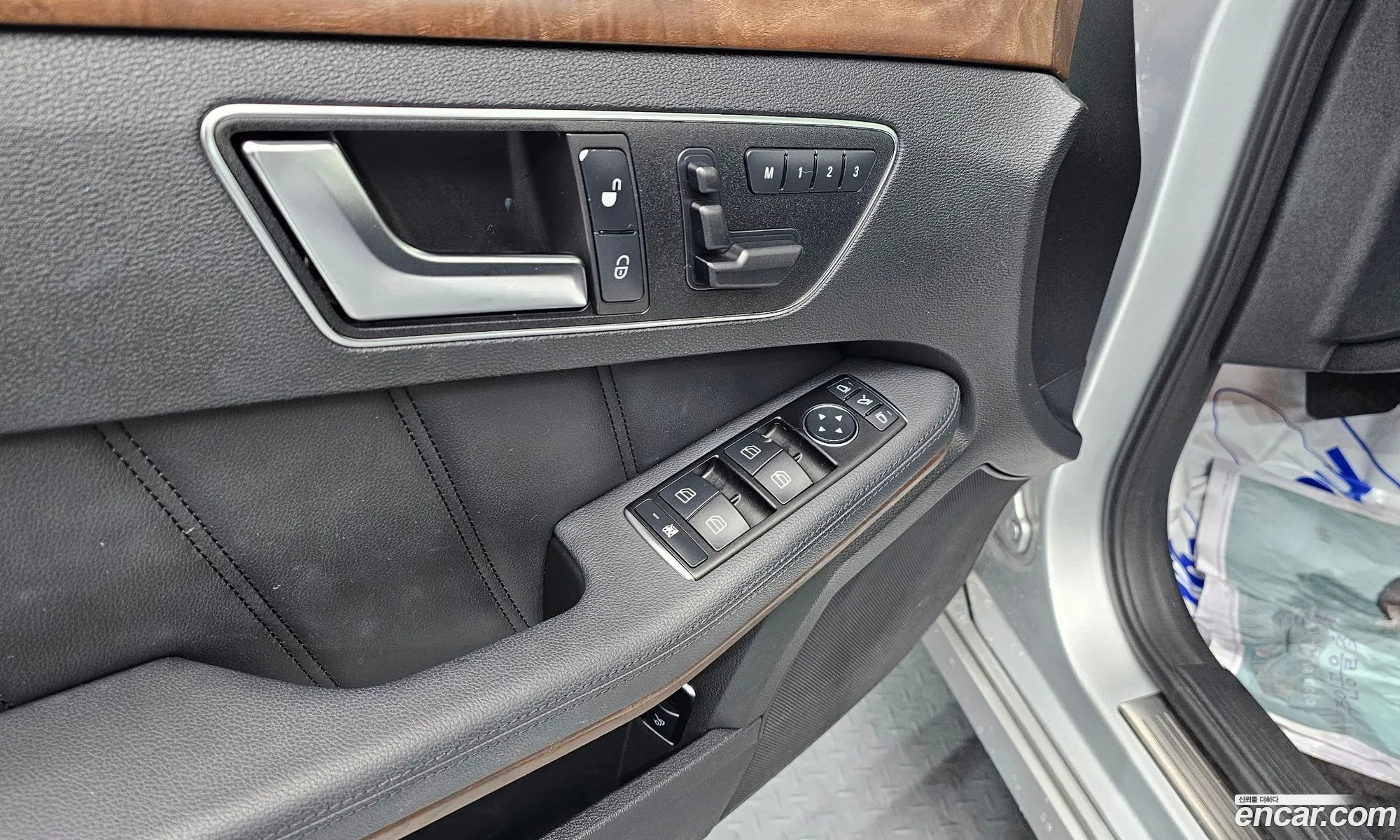 Mercedes-Benz E-Class W212 2013 WDDHF5FB6DA728242 — 18