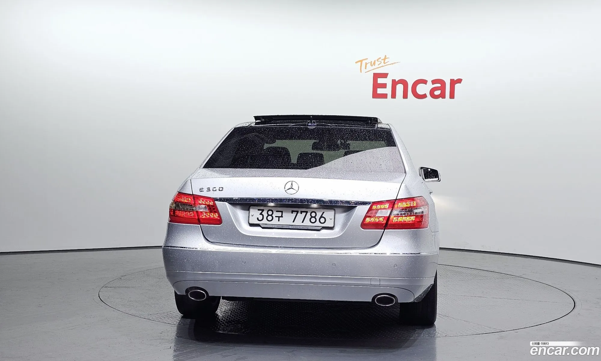 Mercedes-Benz E-Class W212 2013 WDDHF5FB6DA728242 — 6