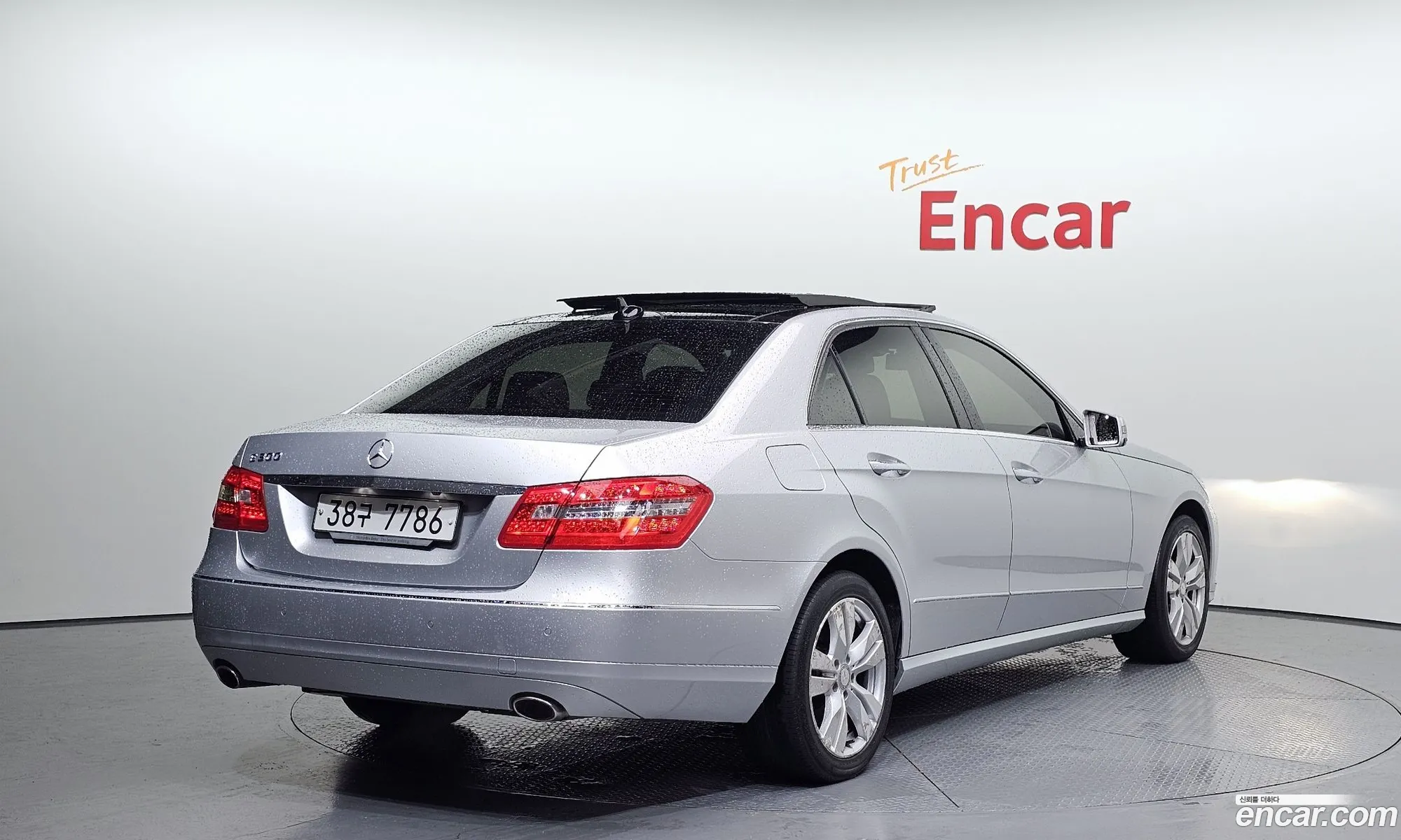 Mercedes-Benz E-Class W212 2013 WDDHF5FB6DA728242 — 20
