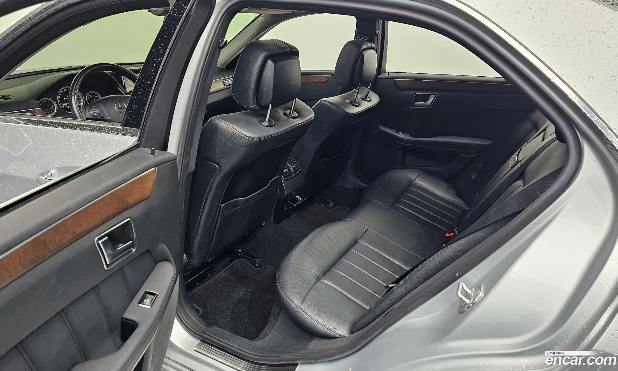 Mercedes-Benz E-Class W212 2013 WDDHF5FB6DA728242 — 17