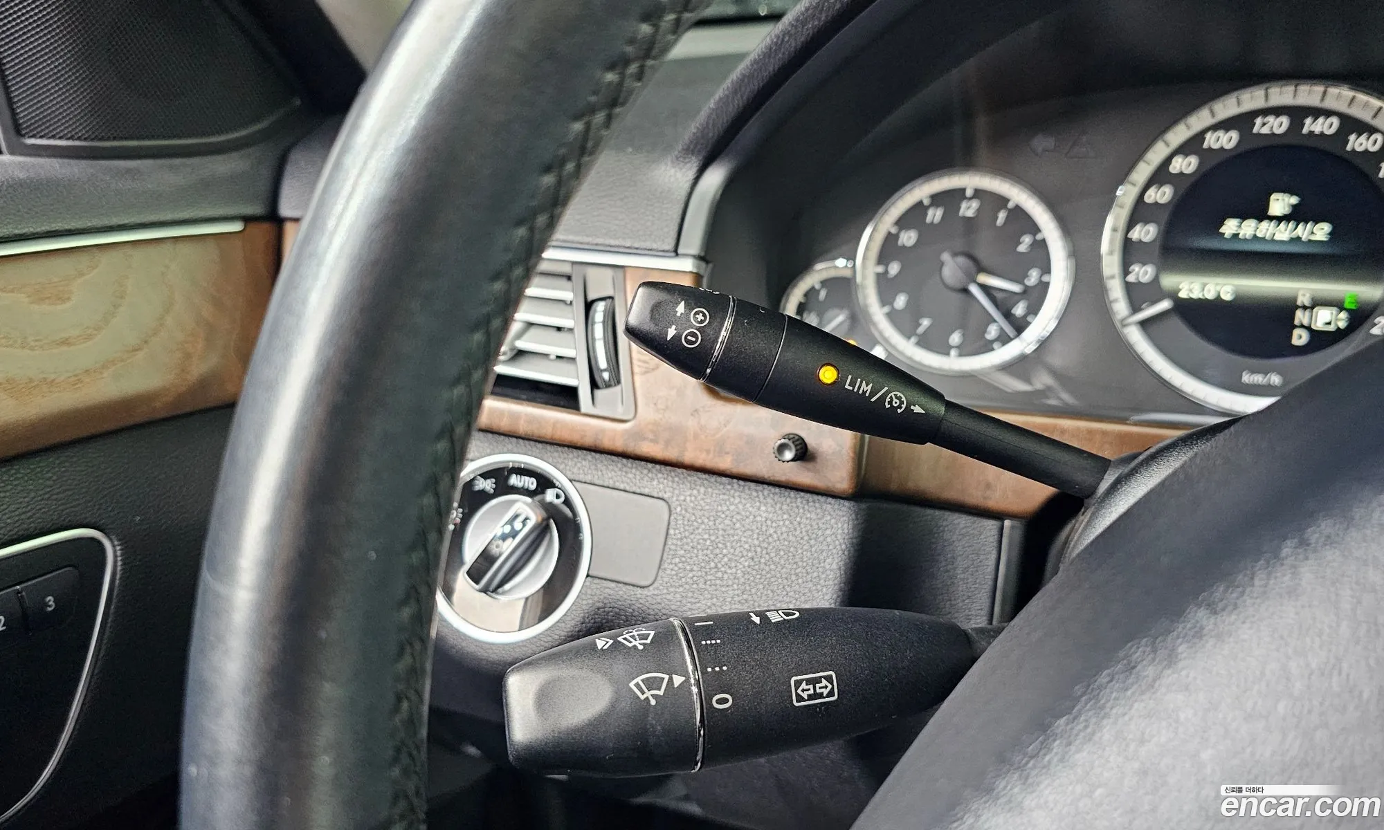 Mercedes-Benz E-Class W212 2013 WDDHF5FB6DA728242 — 3