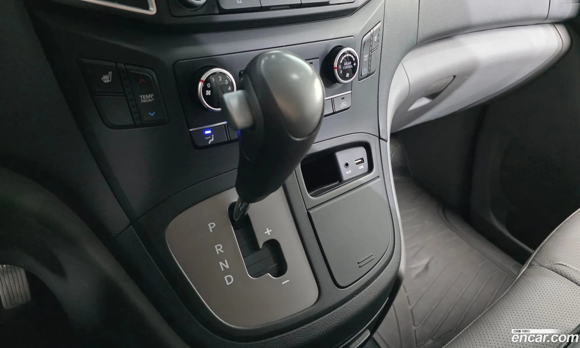 Hyundai Grand Starex 2018 — 13
