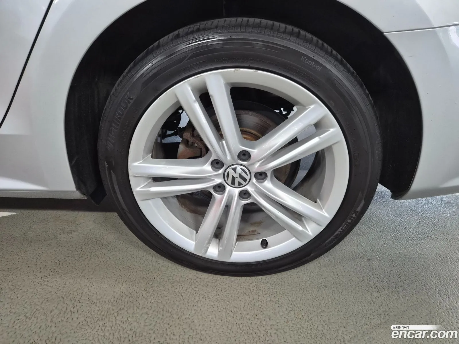 Volkswagen Passat 2014 — 12