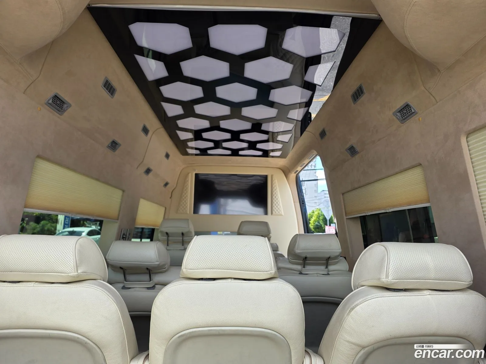 Hyundai Solati 2017 — 3