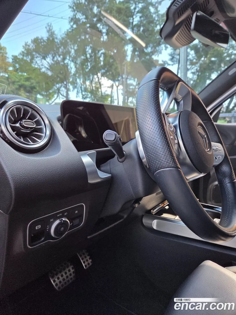 Mercedes-Benz EQB X243 2023 — 14