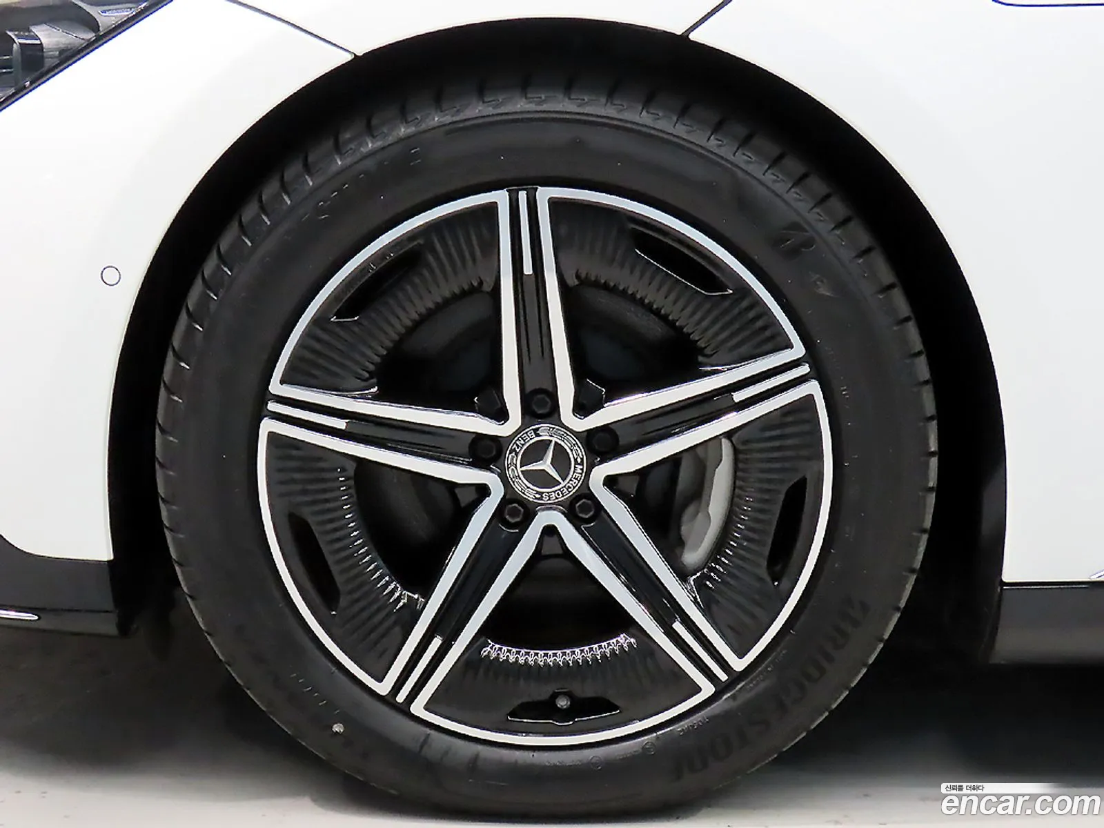 Mercedes-Benz EQE V295 2024 — 10