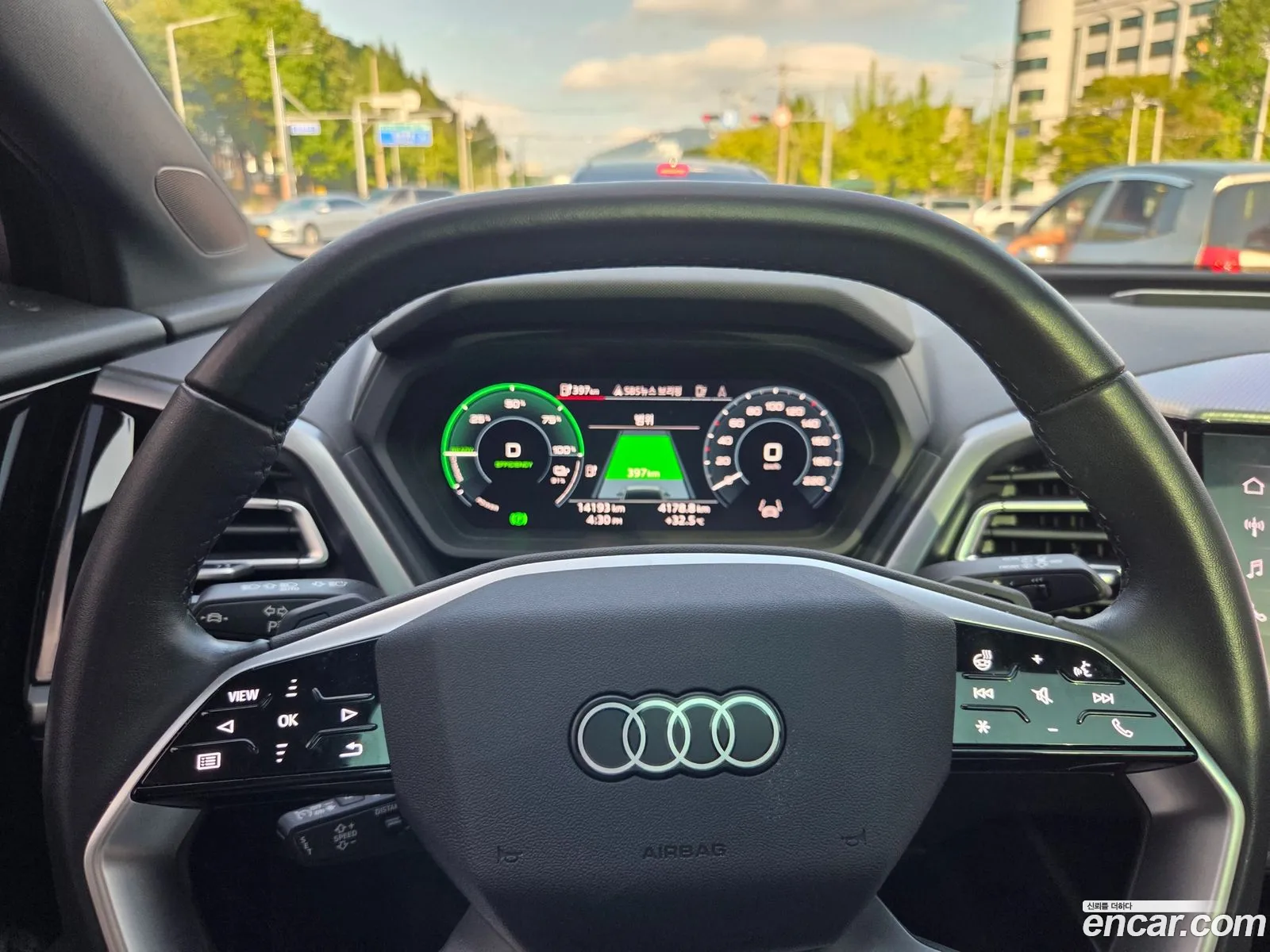 Audi Q4 e-tron 2023 — 13