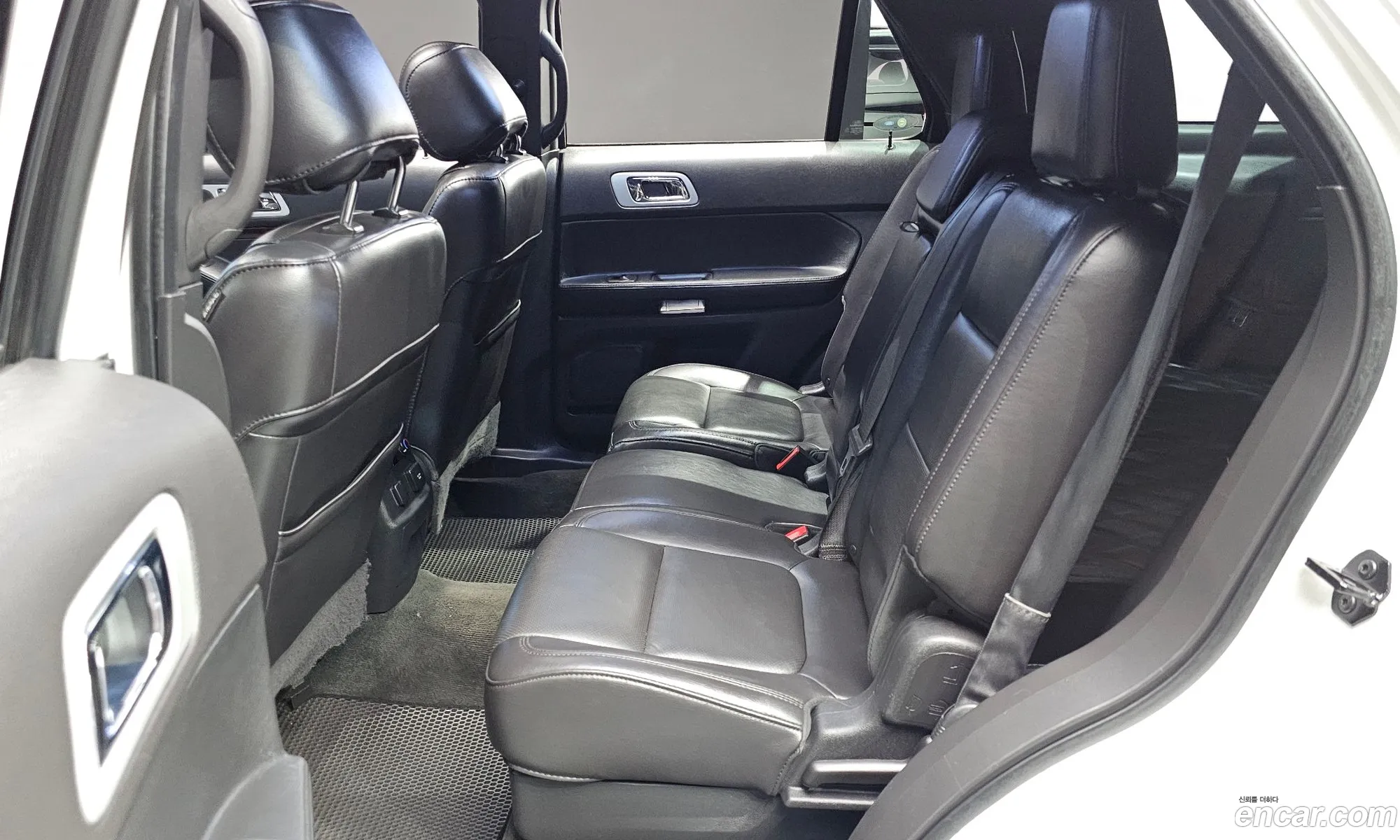 Ford Explorer 2014 1FM5K8F88EGC53136 — 3