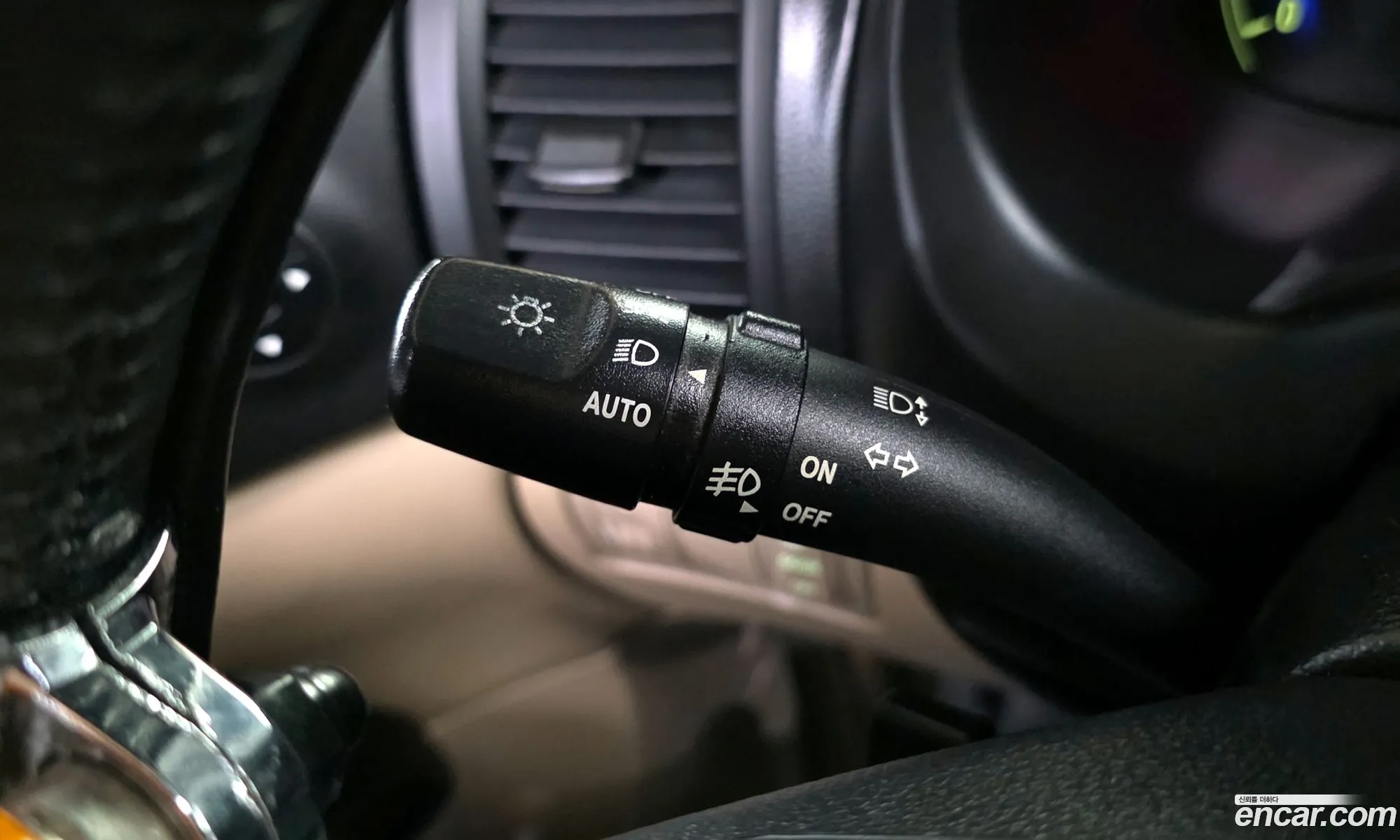 Kia Carnival R 2010 — 11