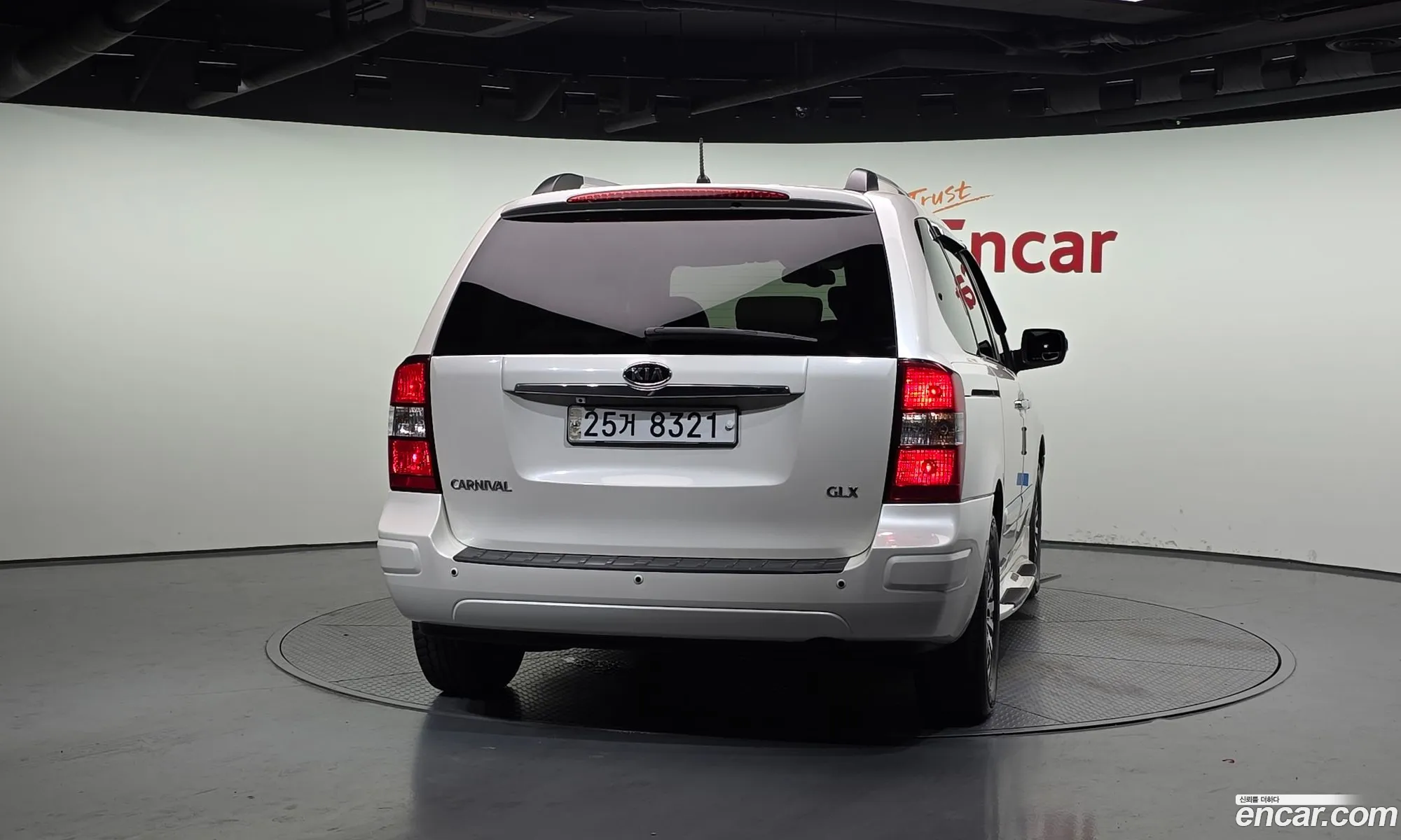 Kia Carnival R 2010 — 6