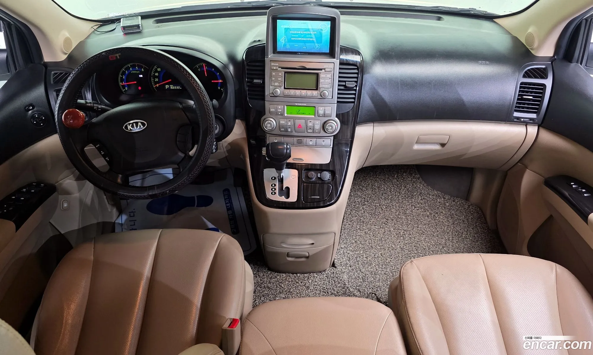 Kia Carnival R 2010 — 15