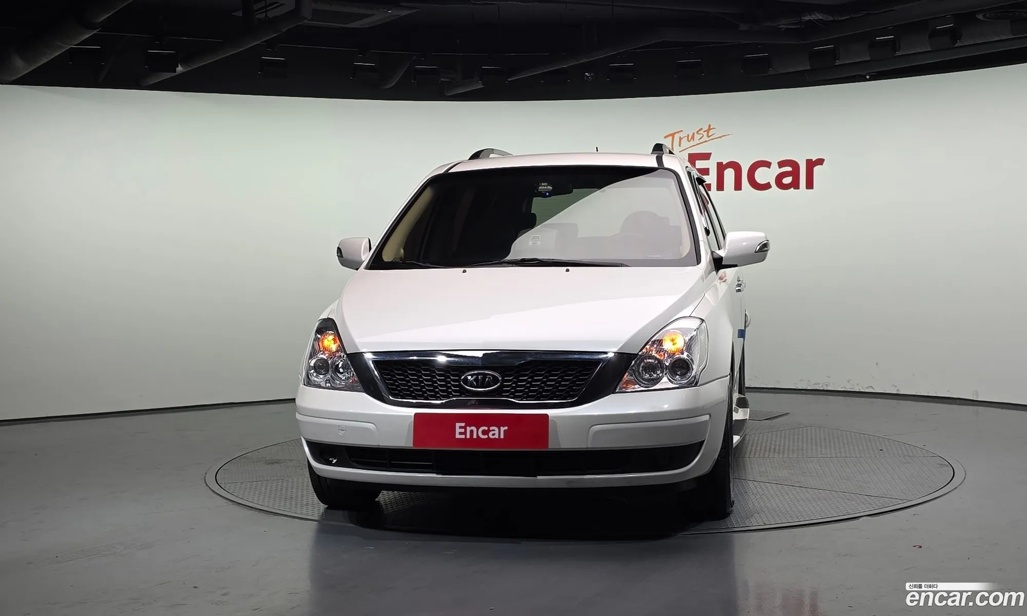 Kia Carnival R 2010 — 5