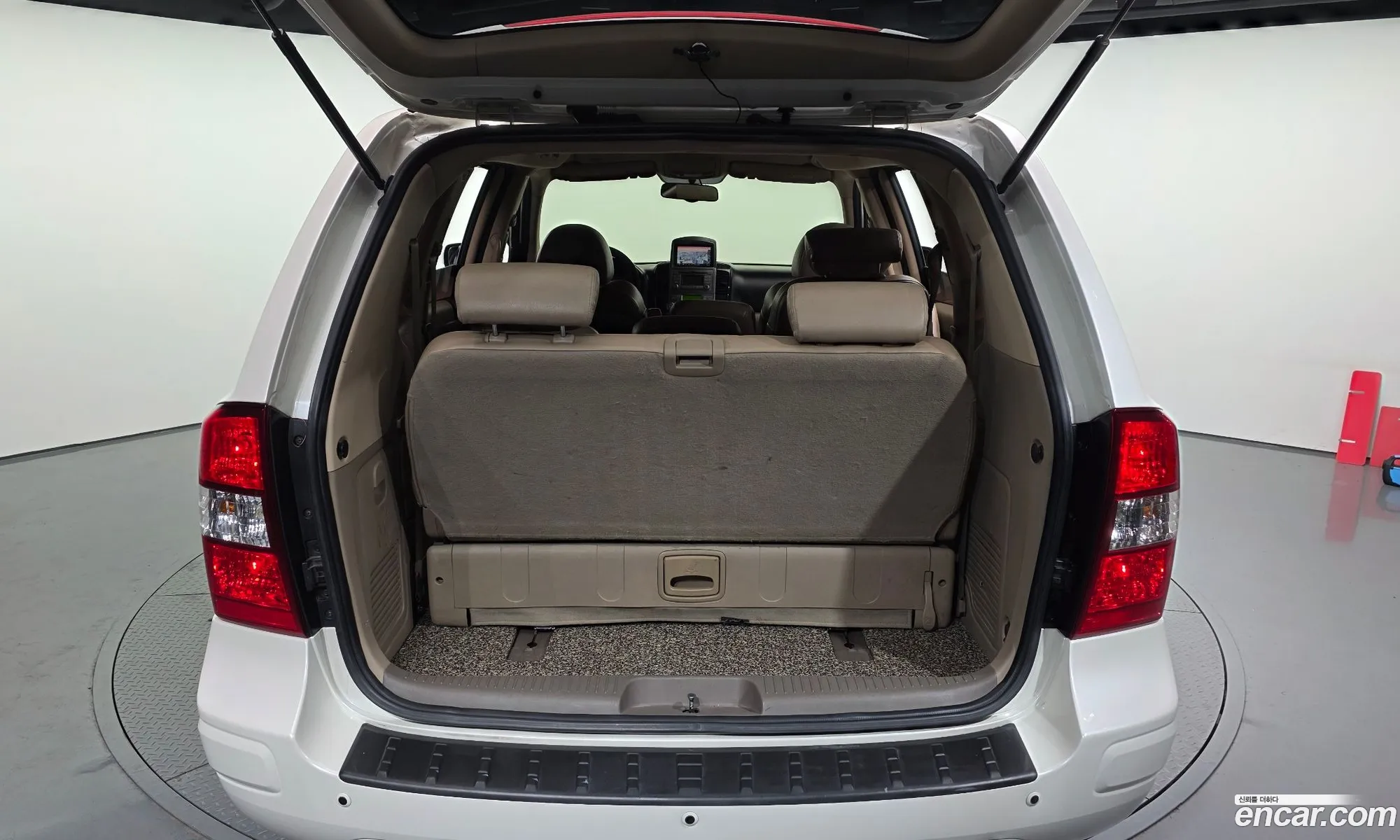 Kia Carnival R 2010 — 10