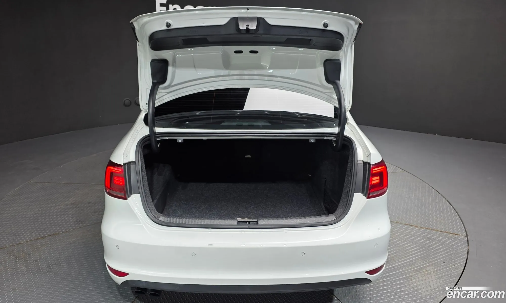 Volkswagen Jetta 2014 — 10