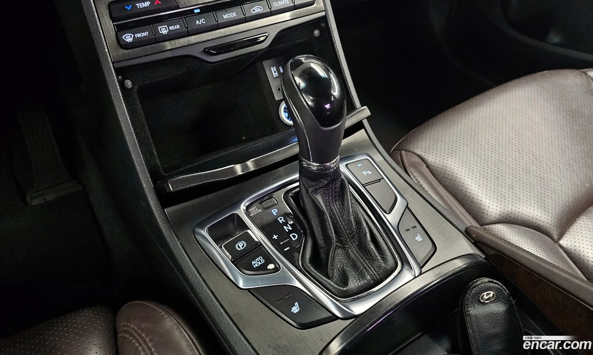 Hyundai Grandeur HG Hybrid 2015 — 19