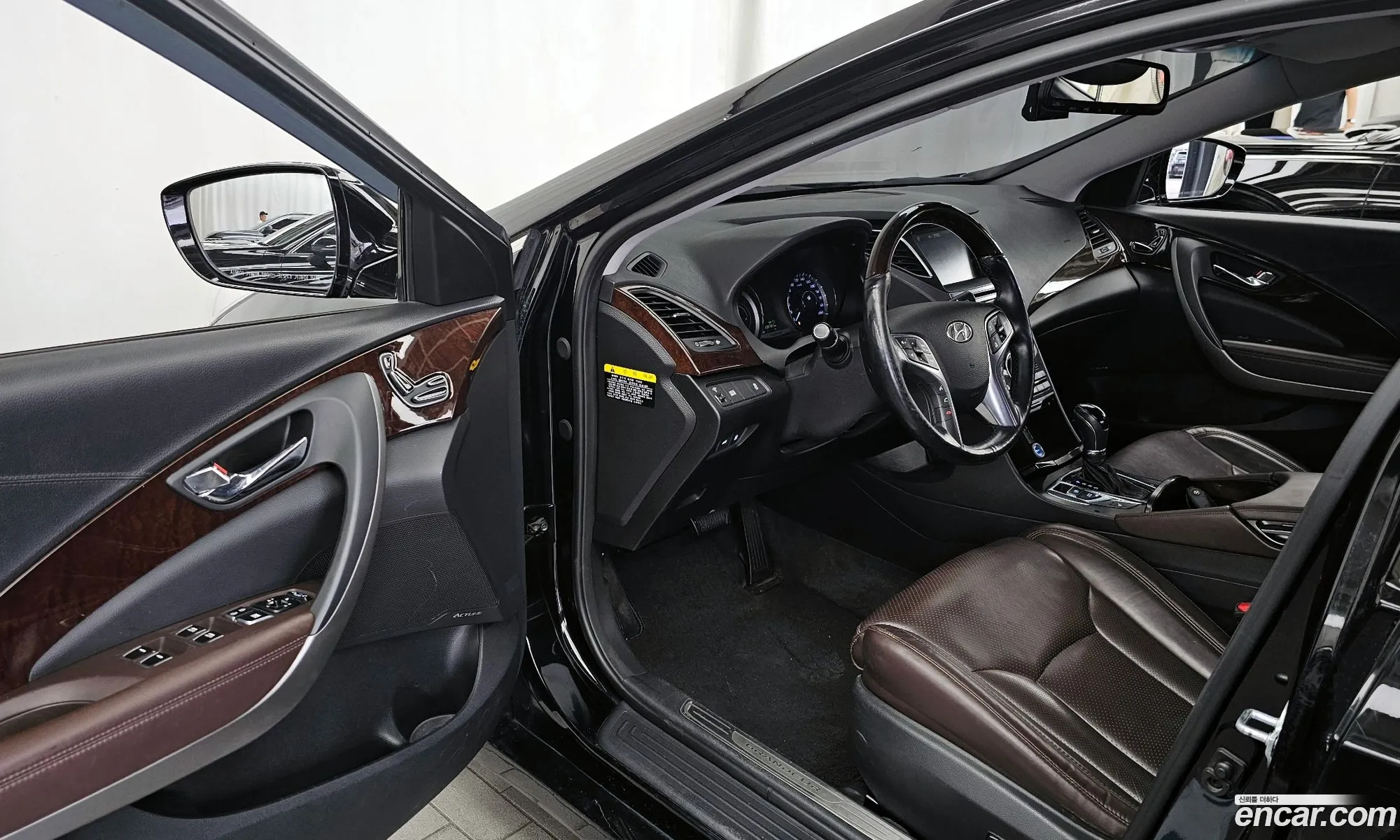 Hyundai Grandeur HG Hybrid 2015 — 17