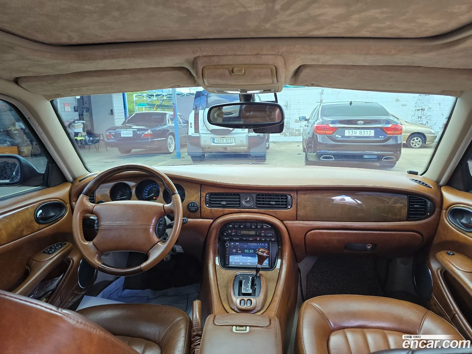 Jaguar XJ8 2001 — 18