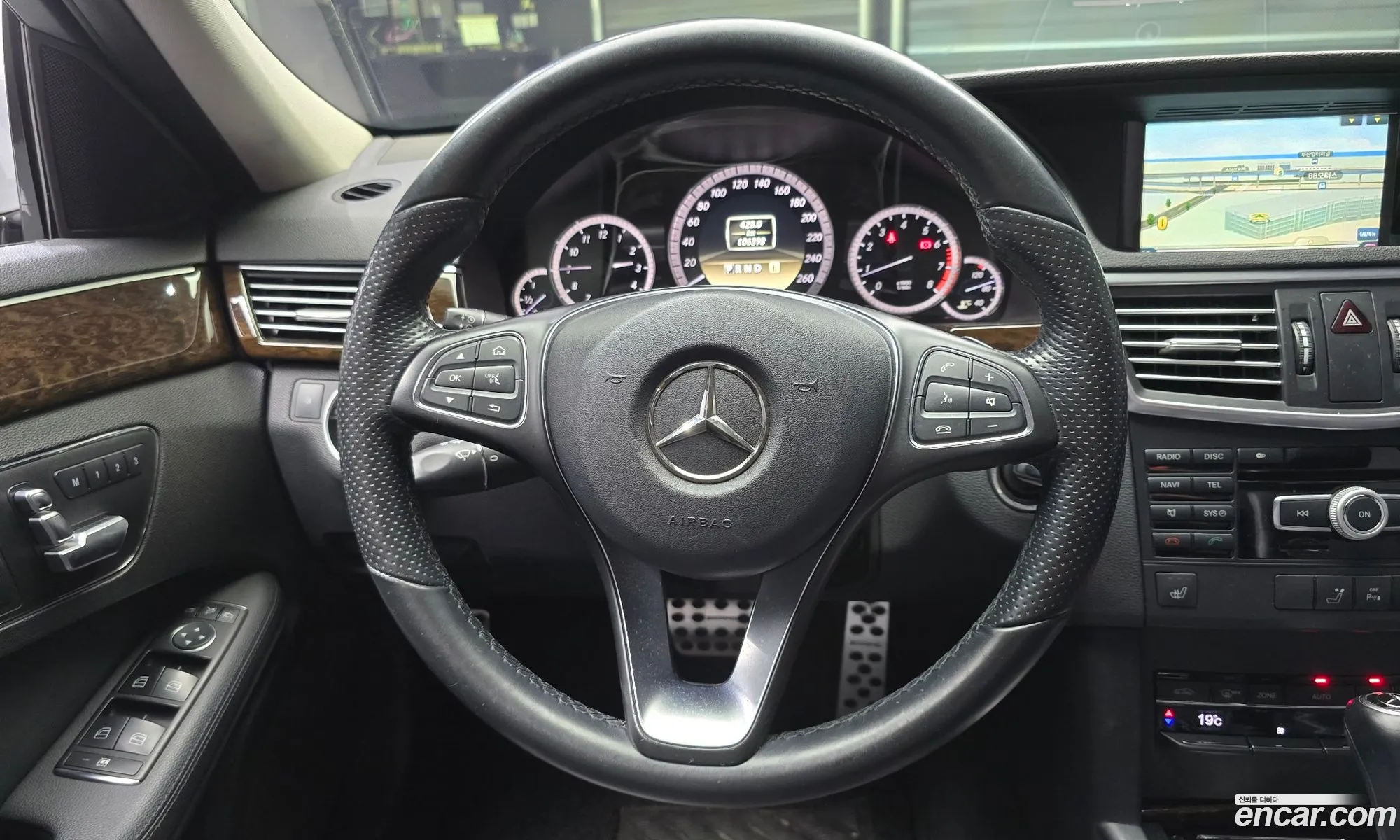 Mercedes-Benz E-Class W212 2011 WDDHF4JB4BA501162 — 7