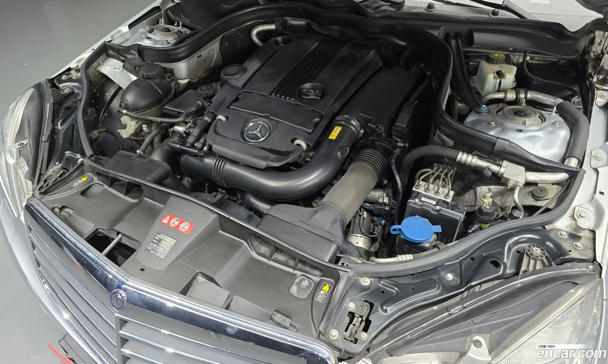 Mercedes-Benz E-Class W212 2011 WDDHF4JB4BA501162 — 5