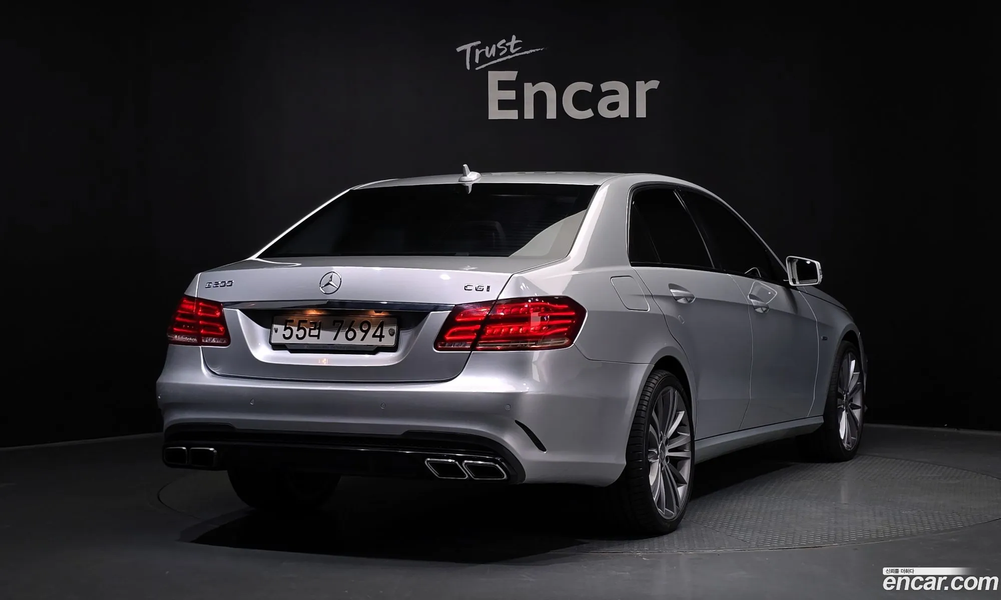 Mercedes-Benz E-Class W212 2011 WDDHF4JB4BA501162 — 4
