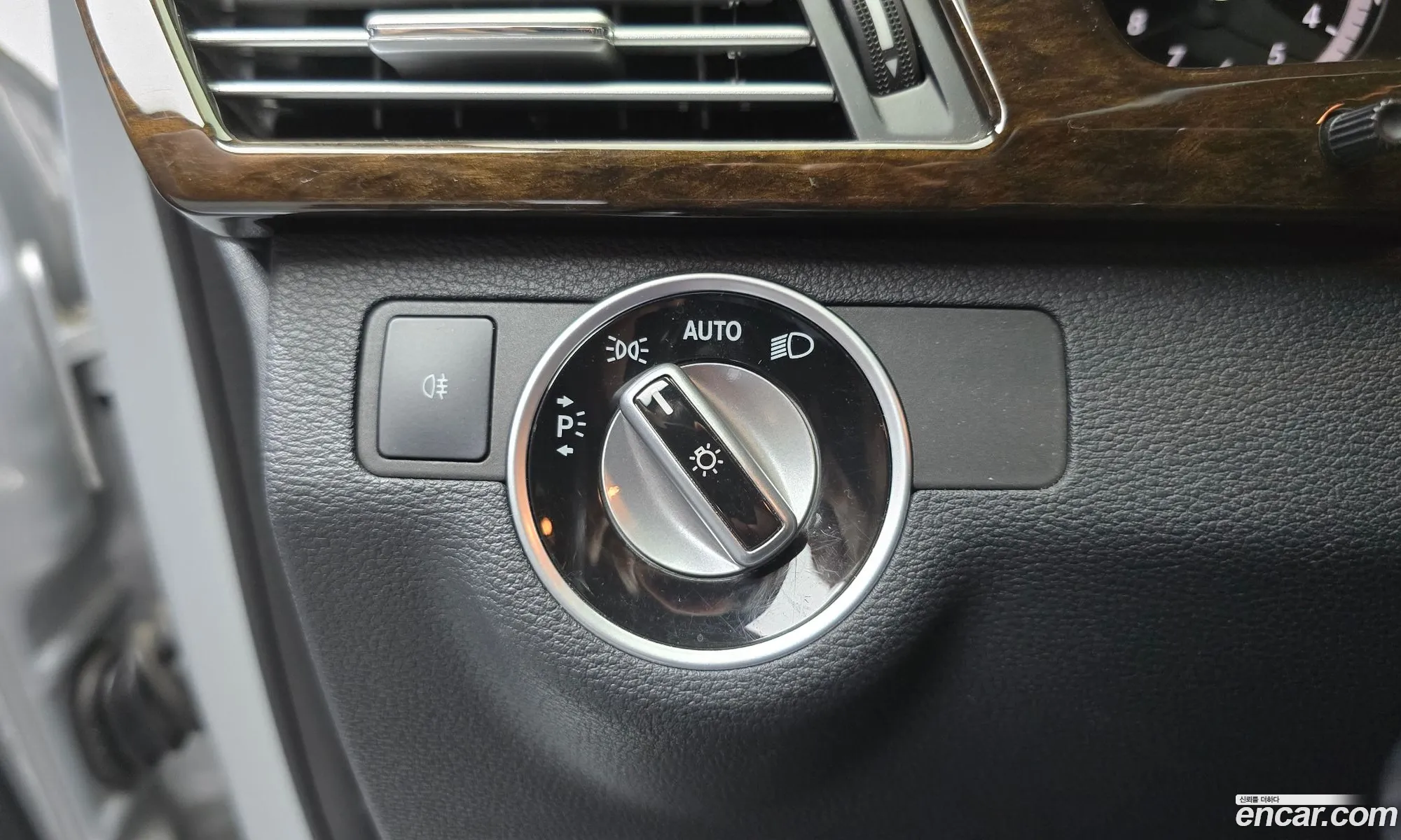 Mercedes-Benz E-Class W212 2011 WDDHF4JB4BA501162 — 15