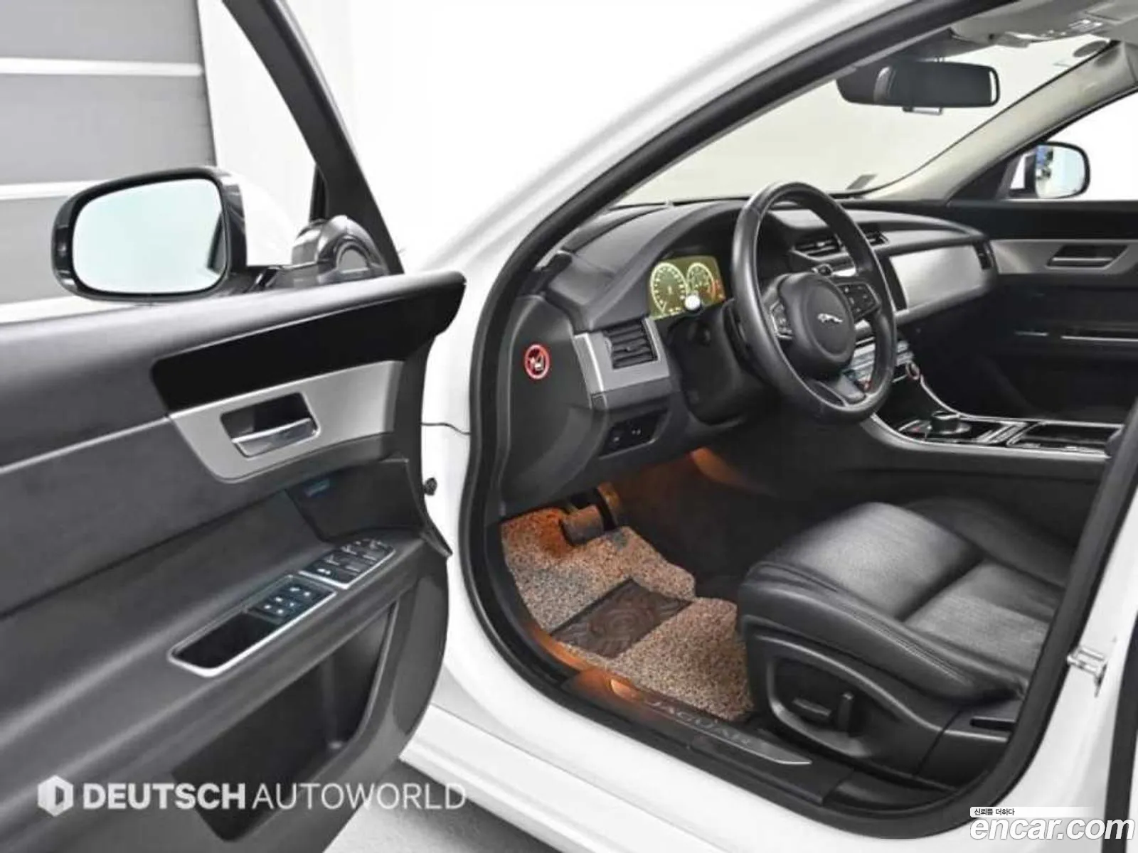 Jaguar XF 2017 — 18