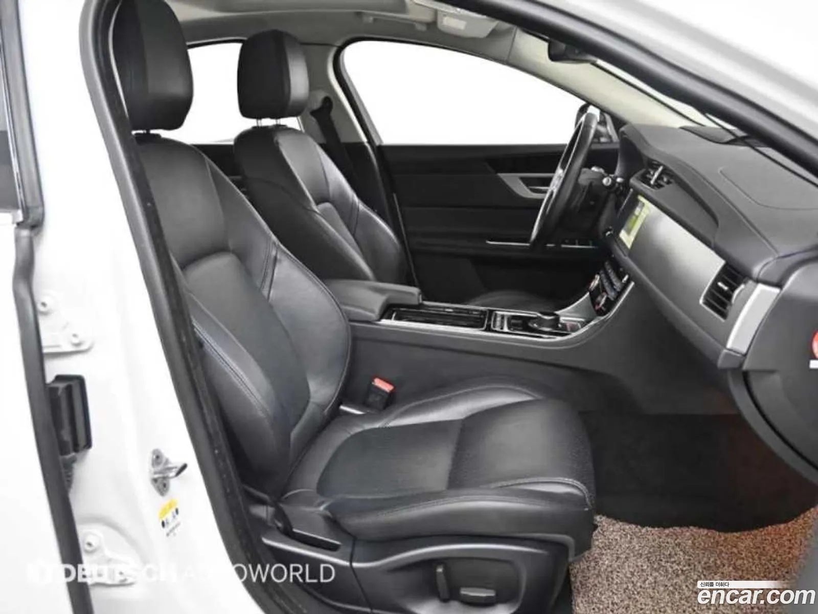 Jaguar XF 2017 — 13