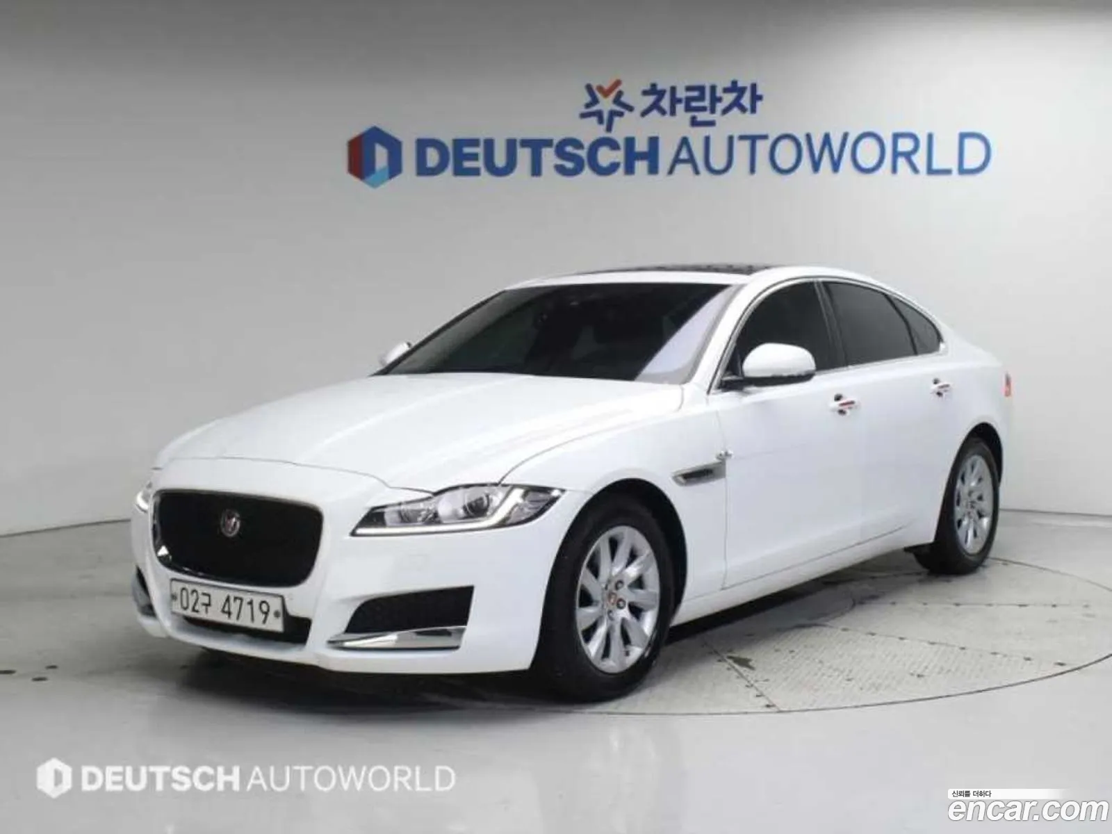 Jaguar XF 2017 — 19