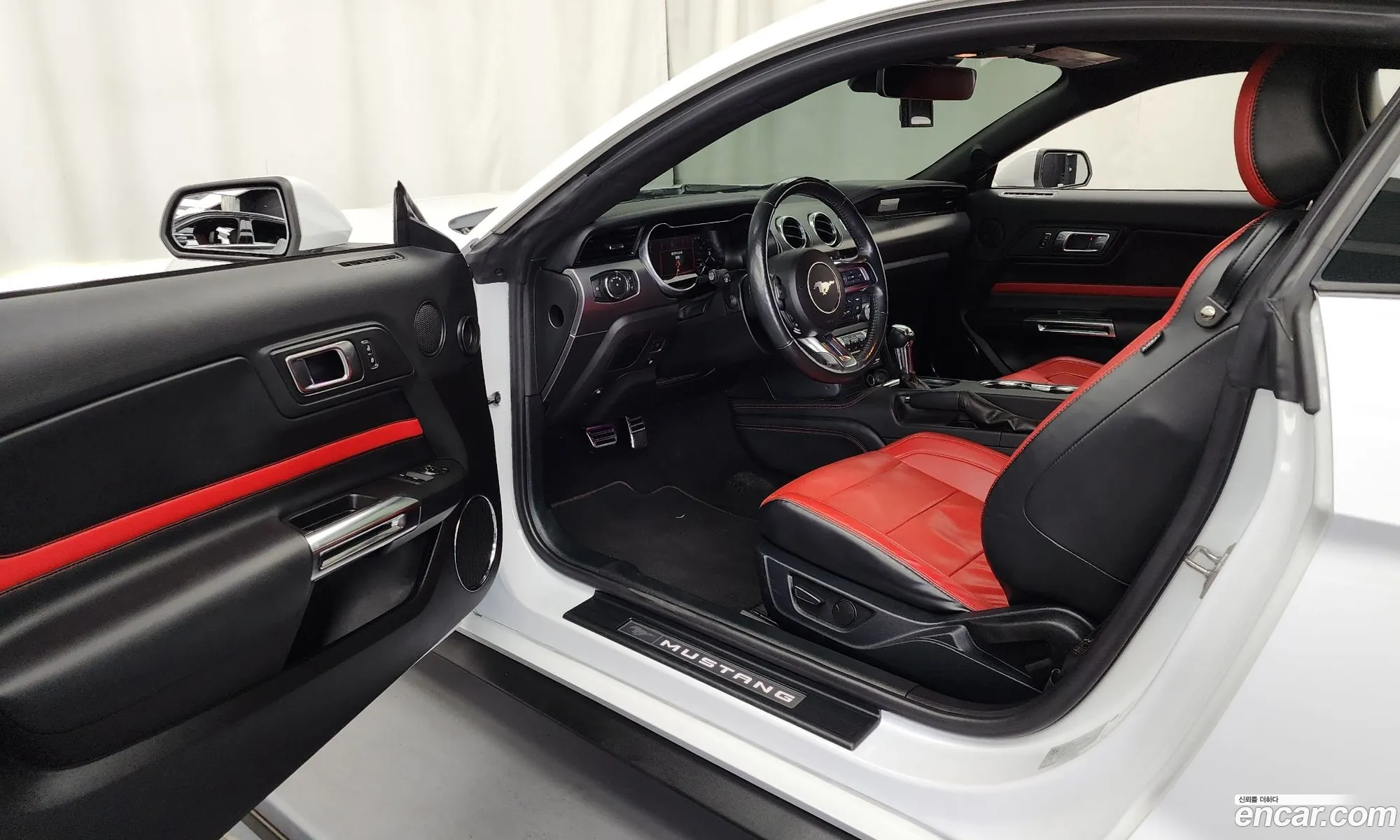 Ford Mustang 2021 — 14